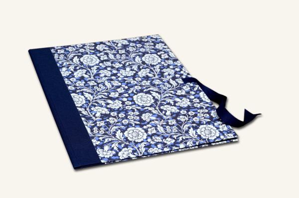 Folder A4 "Fanni", blue folder, flowers